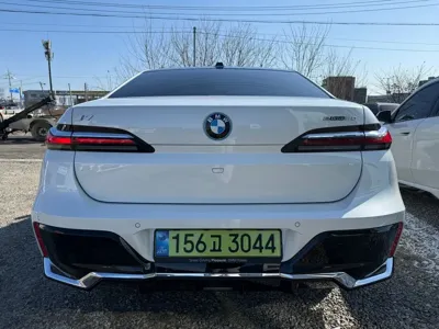 BMW i7 2026, 1050 км, за 109920000 KRW
