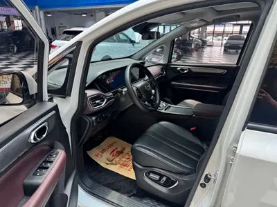 GAC Motor Trumpchi M6 2022, 30000 км, за 93800 CNY - фото 13