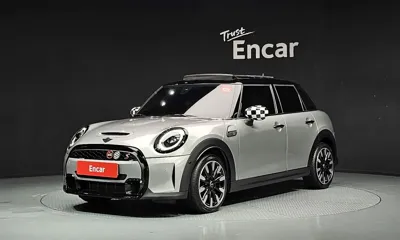 MINI Cooper · 2023 год