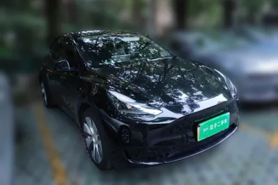 Tesla Model Y 2022, 37800 км, за 164544.85 CNY