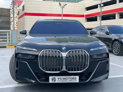 BMW 7-Series 2025, 5000 км, за 153000000 KRW