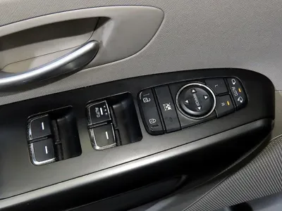 Kia Canival 2016, 163724 км, за 8000000 KRW - фото 14