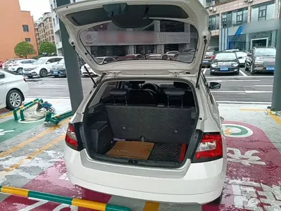 Skoda Fabia 2016, 98100 км, за 25500 CNY - фото 19