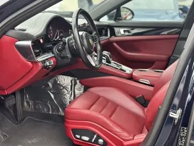 Porsche Panamera 2019, 90000 км, за 398000 CNY
