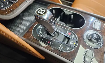 Bentley Bentayga 2019, 93876 км, за 93000000 KRW - фото 9