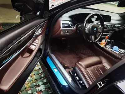 BMW 7 Series 2021, 61000 км, за 335300 CNY - фото 6
