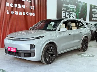 Li Auto Li L8 · 2023 год
