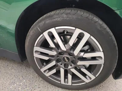 MINI Electric MINI COOPER 2025, 7900 км, за 156625.21 CNY