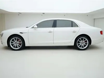 Bentley Flying Spur 2017, 56000 км, за 864800 CNY