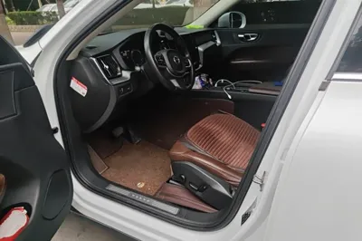 Volvo XC60 2019, 112500 км, за 97908.51 CNY - фото 16