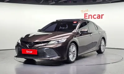 Toyota Camry · 2019 год