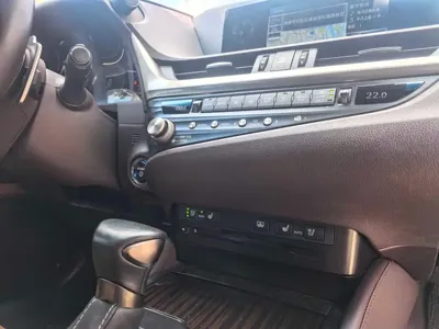 Lexus ES 2021, 33000 км, за 236000 CNY - фото 6
