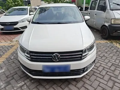 Volkswagen Santana 2017, 74600 км, за 22799 CNY