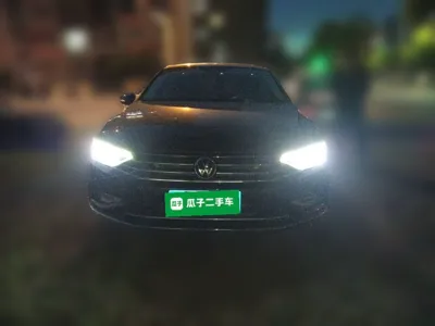 Volkswagen Magotan 2020, 34400 км, за 100426.4 CNY