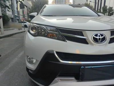 Toyota RAV4 2015, 91800 км, за 74902.16 CNY - фото 7