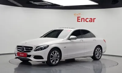 Mercedes-Benz C-Class · 2018 год