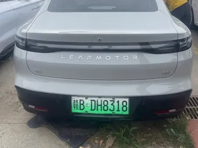 Leapmotor 零跑B01 2025, 28000 км, за 69800 CNY - фото 12