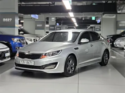 Kia K5 · 2011 год
