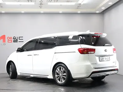 Kia Canival 2016, 196103 км, за 9900000 KRW