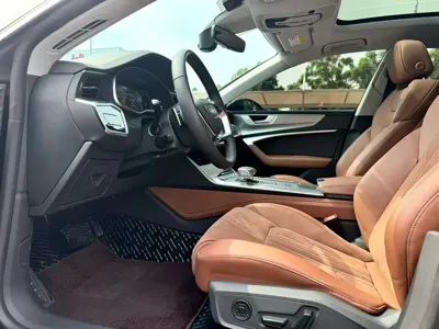 Audi A7L 2025, 39000 км, за 269800 CNY