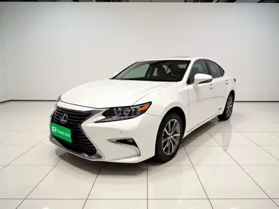 Lexus ES 2016, 98400 км, за 105399 CNY - фото 1