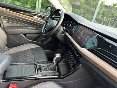 Volkswagen Passat 2021, 100000 км, за 87300 CNY - фото 6
