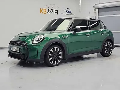 MINI Cooper · 2022 год