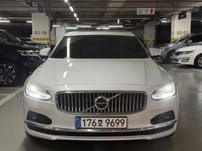 Volvo S90 · 2023 год