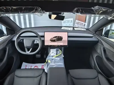 Tesla Model Y L 2026, 100 км, за 335800 CNY