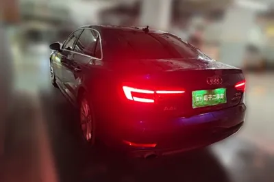 Audi A4L 2018, 87700 км, за 85464.07 CNY