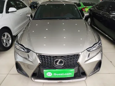 Lexus IS 2017, 131100 км, за 163790.27 CNY