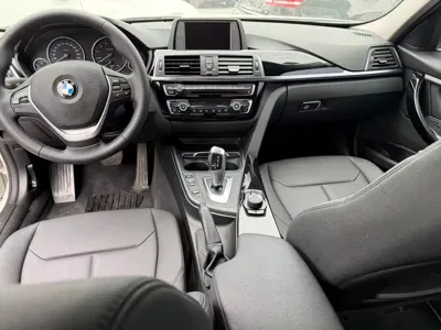 BMW 3 Series 2017, 90000 км, за 52800 CNY