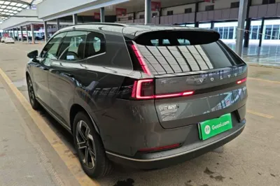 Volvo Volvo XC70 Plug-in Hybrid 2026, 400 км, за 233280.69 CNY
