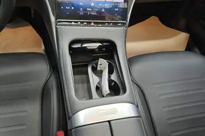 Mercedes-Benz C-Class New Energy 2024, 35700 км, за 209493.02 CNY - фото 16
