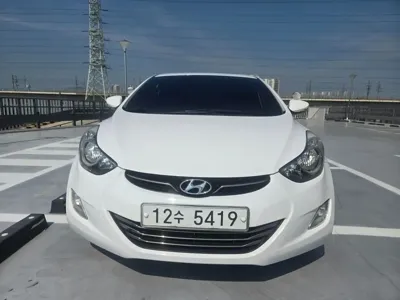 Hyundai Avante · 2012 год
