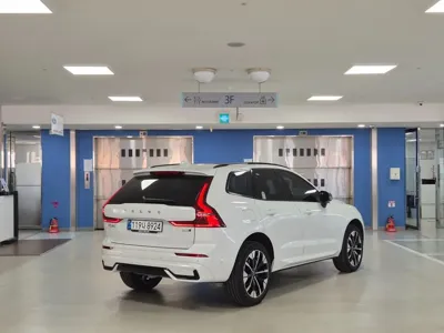 Volvo XC60 2026, 2600 км, за 64000000 KRW