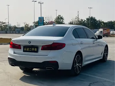 BMW 5 Series 2020, 60000 км, за 189800 CNY