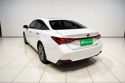 Toyota Avalon 2019, 52900 км, за 128746.74 CNY
