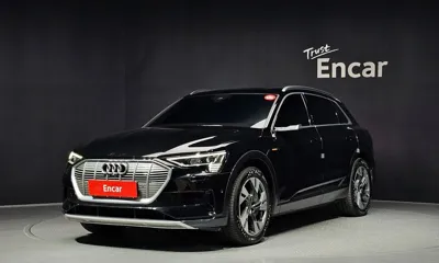 Audi e-tron · 2022 год
