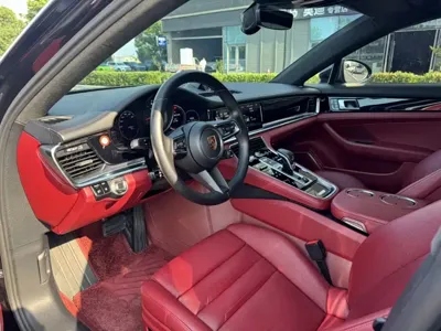 Porsche Panamera 2021, 43000 км, за 560500 CNY