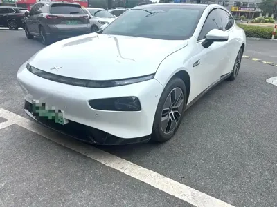 Xpeng P7 · 2023 год