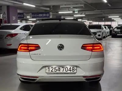 Volkswagen Passat 2018, 110000 км, за 15990000 KRW