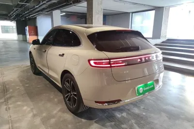 Hima AITO M5 2025, 7500 км, за 191403.62 CNY