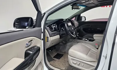 Kia Canival 2018, 185023 км, за 9600000 KRW - фото 10