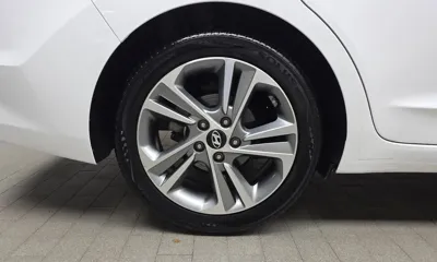 Hyundai Avante 2018, 166485 км, за 7700000 KRW - фото 5