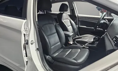 Hyundai Avante 2019, 152847 км, за 8800000 KRW - фото 12
