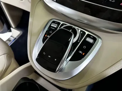 Mercedes-Benz V-Class 2020, 100000 км, за 169899 CNY - фото 8