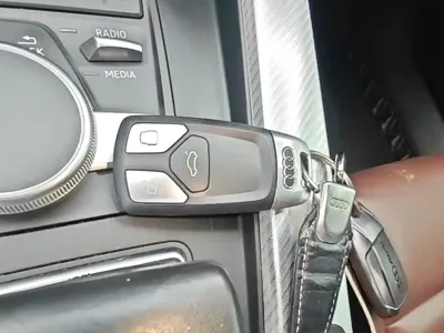 Audi A4L 2018, 135400 км, за 74300 CNY - фото 9