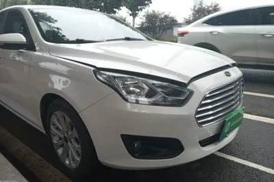 Ford Escort 2017, 89200 км, за 37082.92 CNY - фото 4