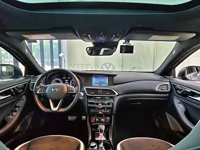 Infiniti Q30 2017, 33000 км, за 12700000 KRW - фото 7